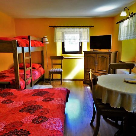 Apartmaji Pr-Gujlu Sela Nad Podmelcem 5220 Tolmin Podmelec Экстерьер фото