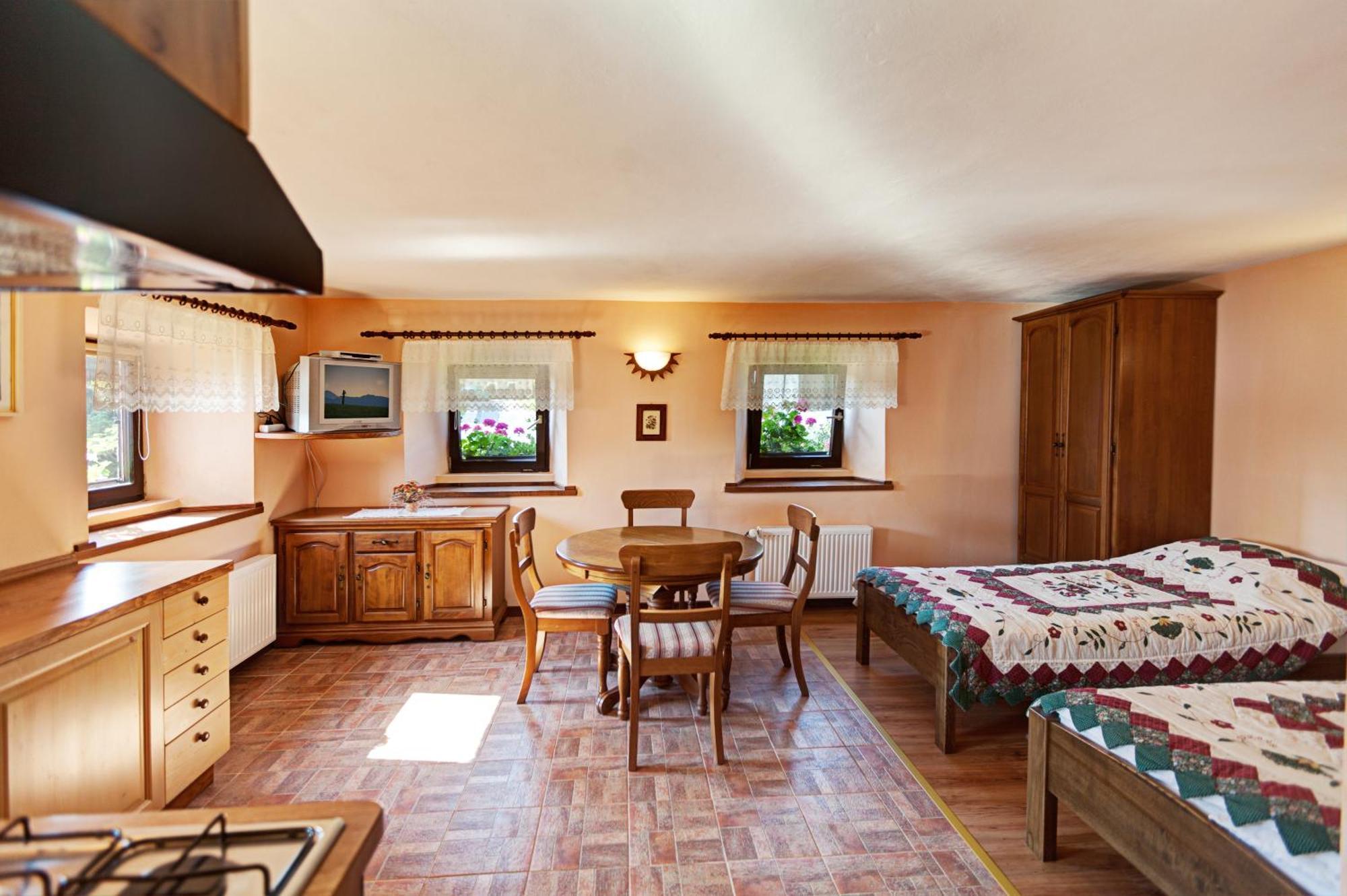 Apartmaji Pr-Gujlu Sela Nad Podmelcem 5220 Tolmin Podmelec Экстерьер фото