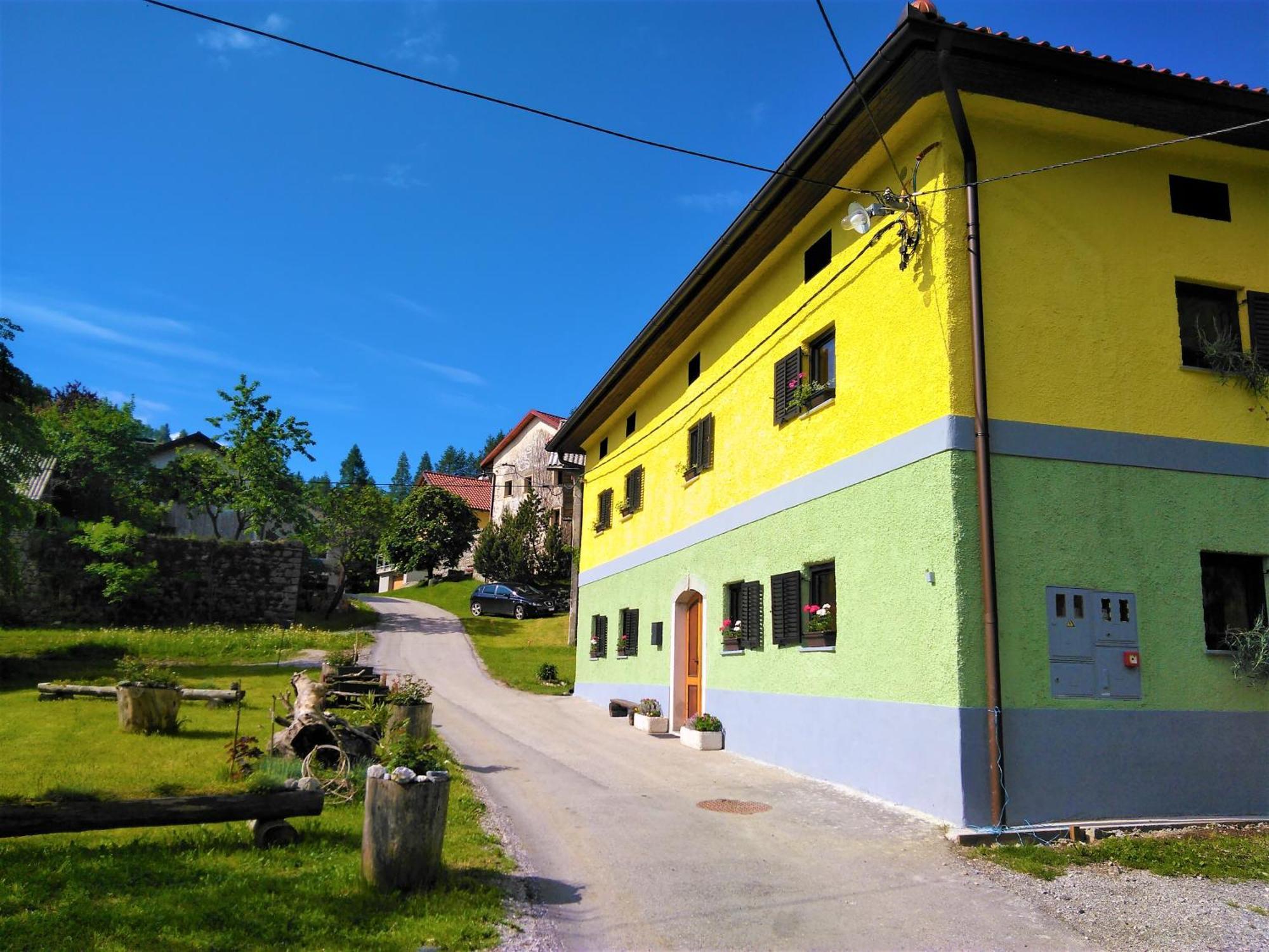 Apartmaji Pr-Gujlu Sela Nad Podmelcem 5220 Tolmin Podmelec Экстерьер фото